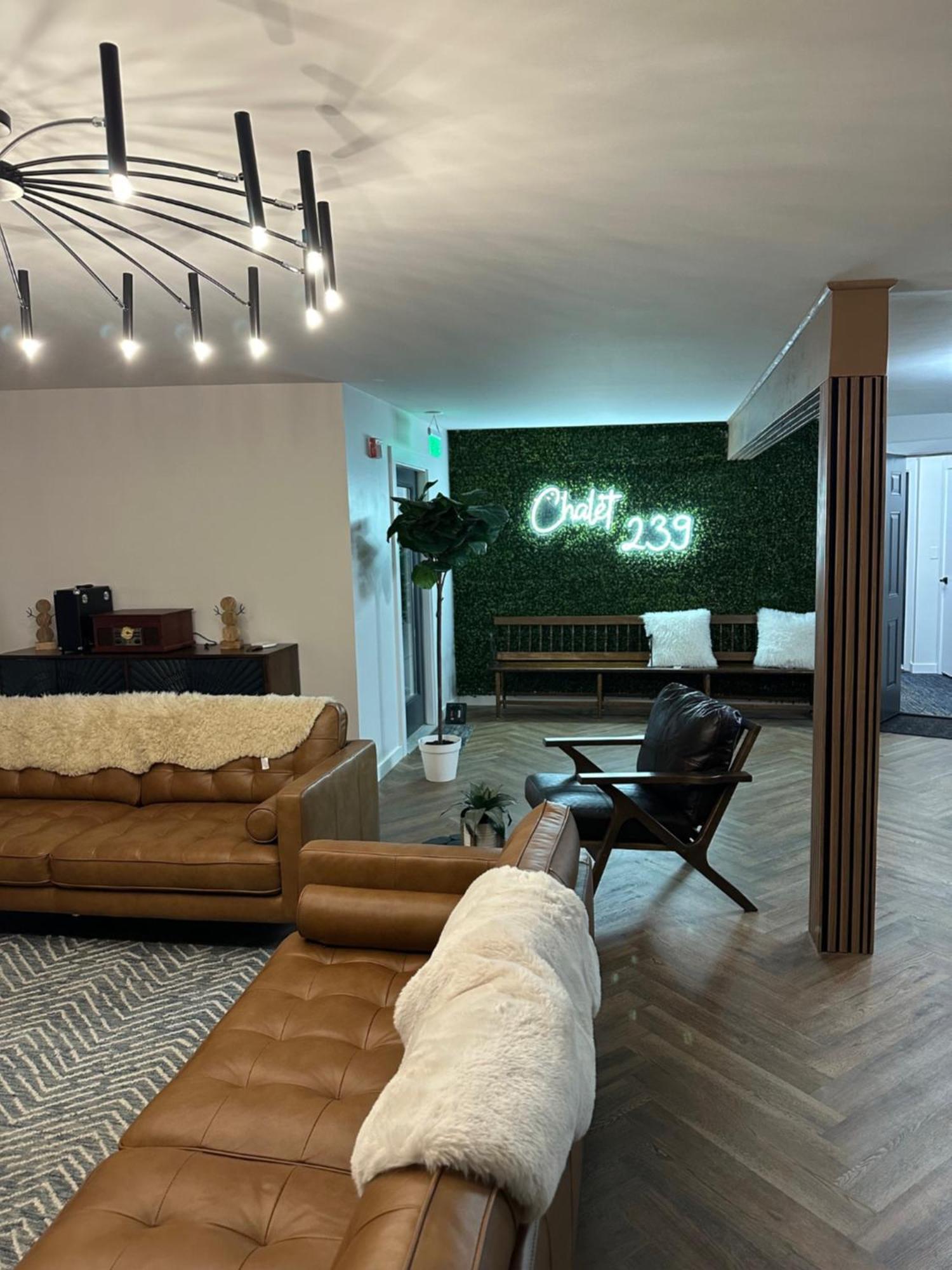 Chalet 239-Boutique Hotel 웨스트 도버 외부 사진